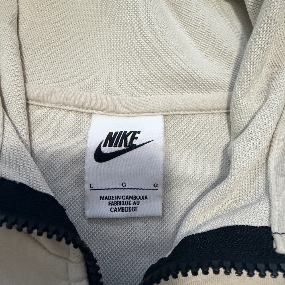 Nike Men's Cream Hoodie - Picture 3 of 6